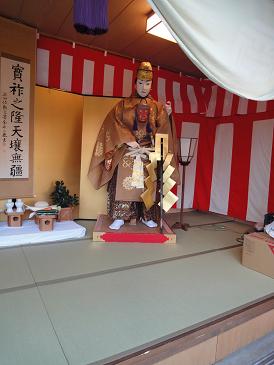 20111016川越祭りの山車に乗せる人形.JPG