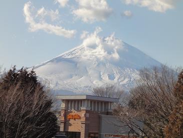 20120209御殿場プレミアムアウトレットの橋から見た富士山1.JPG
