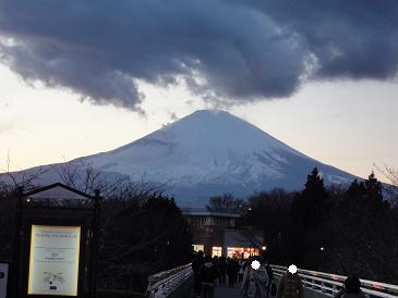 20120209御殿場プレミアムアウトレットの橋から見た富士山2.JPG